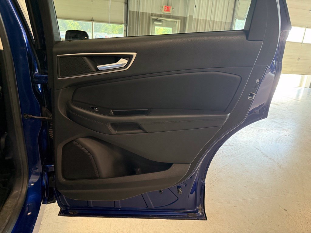 Used 2015 Ford Edge SEL w/ Equipment Group 201A AWD/4WD image 32