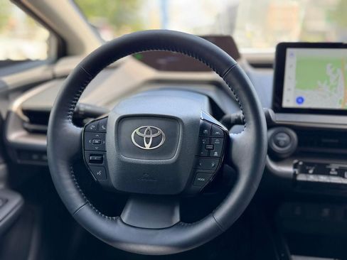 Used 2025 Toyota Prius XLE AWD/4WD image 23