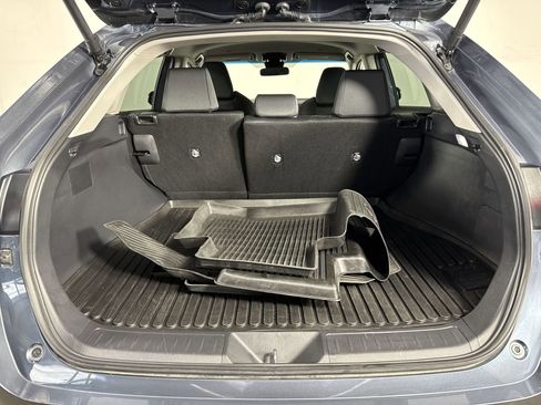 Used 2024 Toyota Venza LE image 32