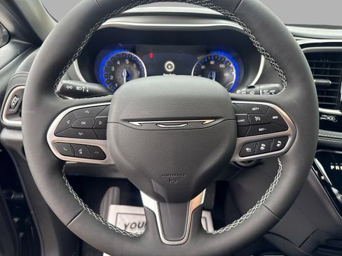 New 2027 Chrysler Pacifica Select FWD image 18