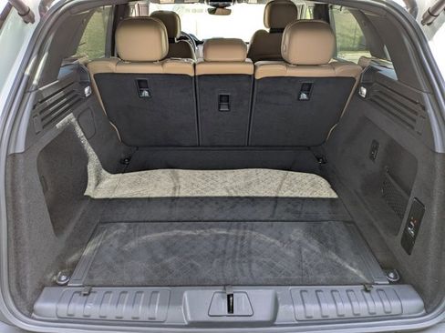 Used 2024 Land Rover Range Rover Sport SE image 17