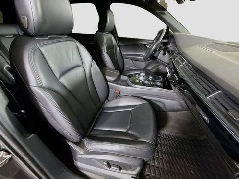 Used 2019 Audi Q7 3.0T Premium w/ Cold Weather Package image 29