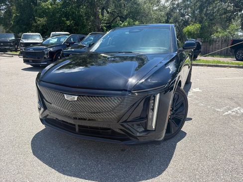 Used 2024 Cadillac Lyriq Tech RWD image 3