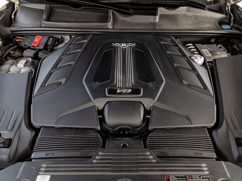 Certified 2023 Bentley Bentayga Extended Wheelbase image 33