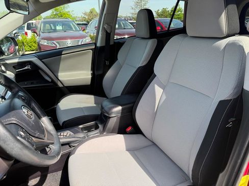 Used 2018 Toyota RAV4 XLE w/ Plus Extra Value Package AWD/4WD image 9