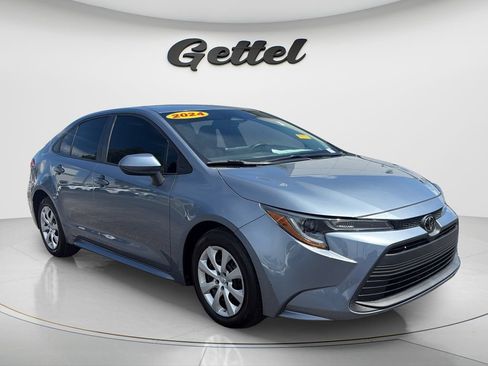 Used 2024 Toyota Corolla LE FWD image 3