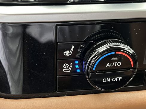 Certified 2025 Nissan Pathfinder Platinum w/ Cargo Package AWD/4WD image 17