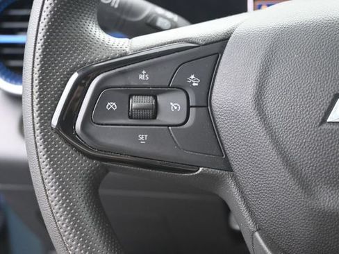 Used 2025 Chevrolet Trax LT FWD image 29