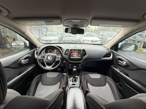 Used 2014 Jeep Cherokee Latitude w/ Comfort/Convenience Group FWD image 37