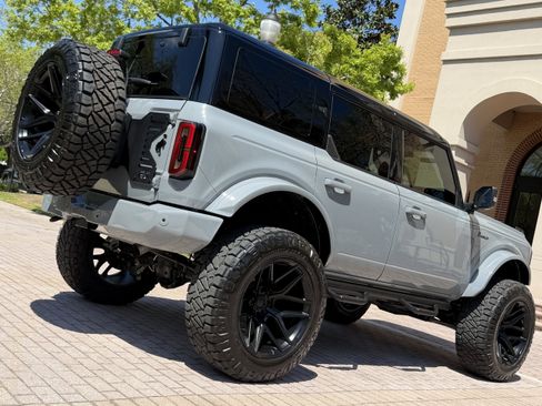 Used 2025 Ford Bronco Outer Banks AWD/4WD image 10