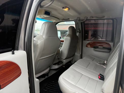 Used 2006 Ford F250 4x4 Crew Cab Super Duty image 12