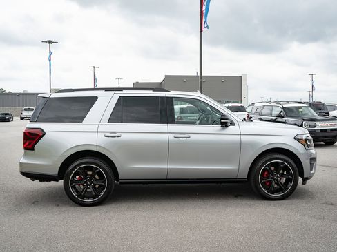 Used 2023 Ford Expedition Limited AWD/4WD image 11