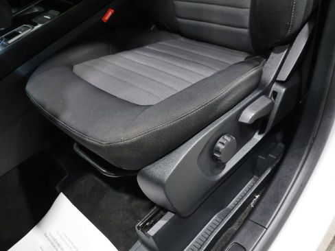 Used 2019 Ford Edge SE w/ Cargo Accessory Package AWD/4WD image 12