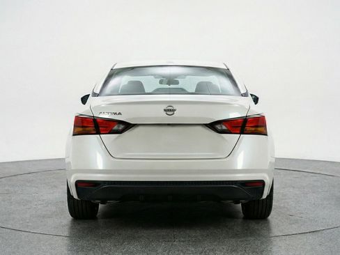 Used 2025 Nissan Altima 2.5 SV FWD image 7