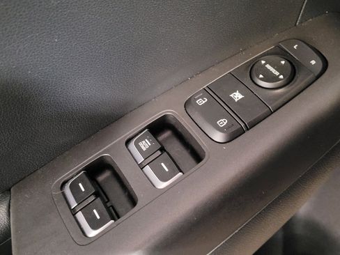 Used 2020 Kia Sportage LX FWD image 27
