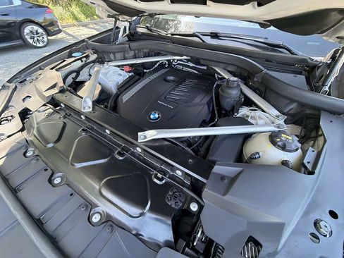 Used 2022 BMW X5 xDrive40i w/ Premium Package AWD/4WD image 17