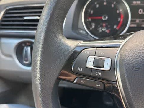Used 2018 Volkswagen Passat 2.0T S image 16