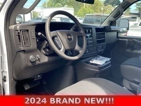 Used 2024 Chevrolet Express 2500 w/ Driver Convenience Package RWD image 10