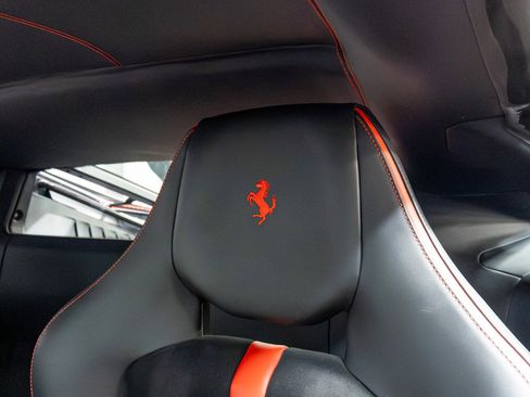 Used 2018 Ferrari 488 GTB RWD image 9