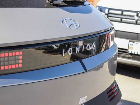 New 2026 Hyundai Ioniq 5 SEL image 10