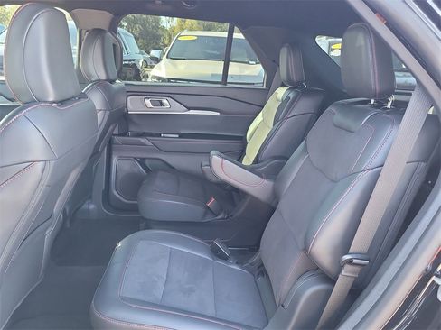 Used 2025 Ford Explorer ST image 12
