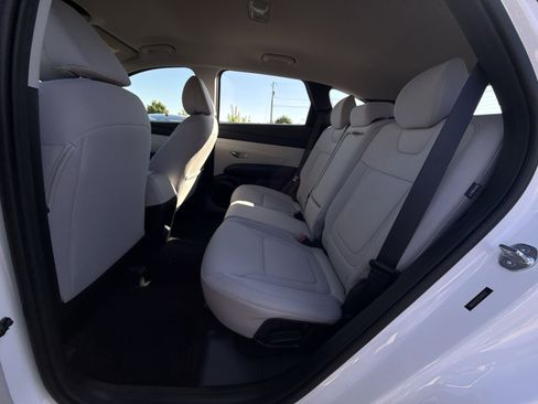 Used 2025 Hyundai Tucson SE FWD image 23