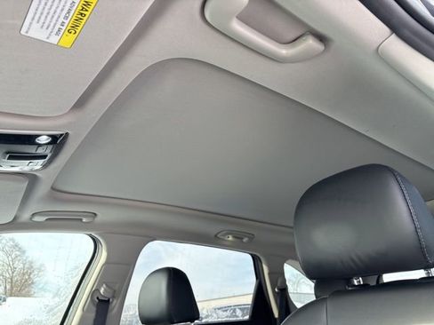 Certified 2022 Kia Sorento SX image 18