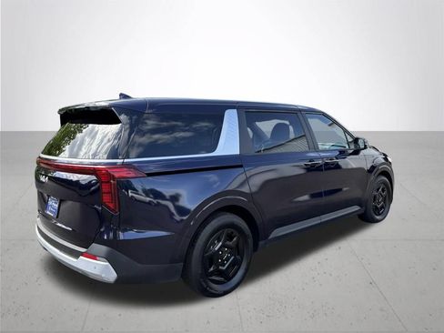Used 2025 Kia Carnival FWD image 6