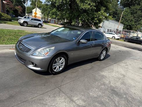 Used 2015 INFINITI Q40 AWD w/ Navigation Package image 5