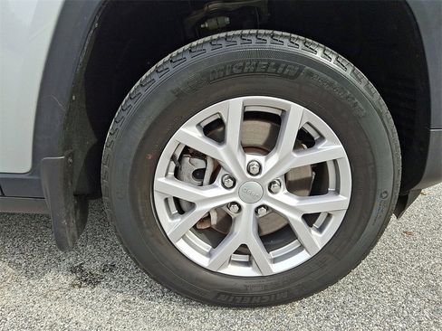 Used 2021 Jeep Grand Cherokee L Limited w/ MOPAR Finishing Package image 12