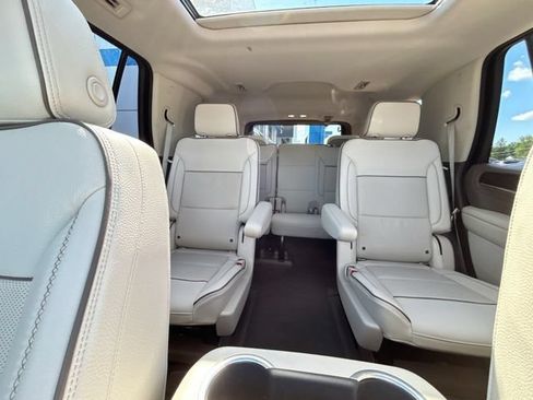 Used 2021 GMC Yukon Denali w/ Denali Premium Package AWD/4WD image 38