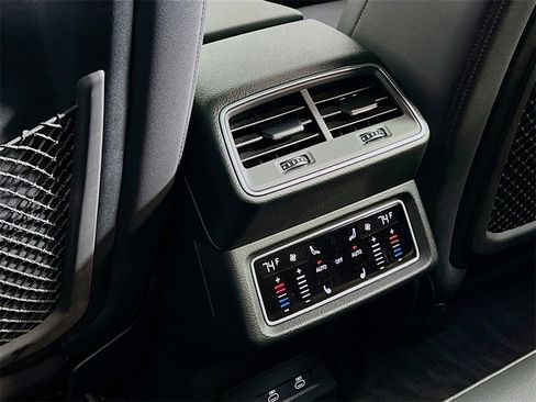 Certified 2022 Audi e-tron Premium Plus w/ Premium Plus Package image 26