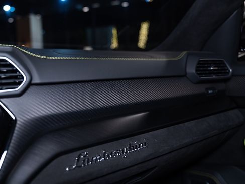 Used 2022 Lamborghini Urus Graphite Capsule image 13