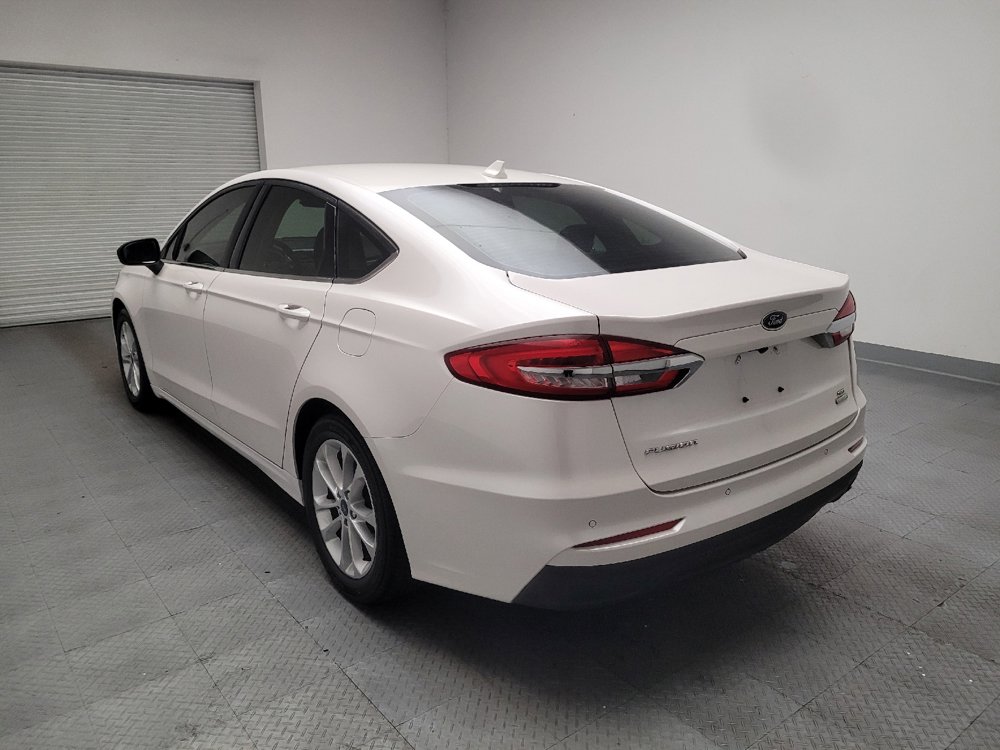 Used 2019 Ford Fusion SE FWD image 5