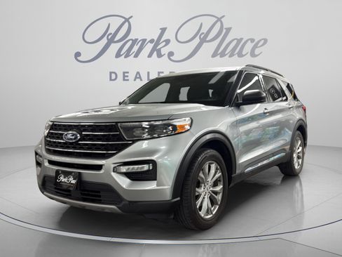 Used 2023 Ford Explorer XLT w/ Equipment Group 202A RWD image 1