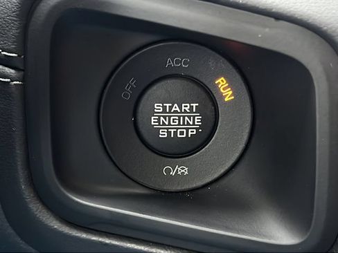 Used 2026 Jeep Wrangler Unlimited Sahara AWD/4WD image 22
