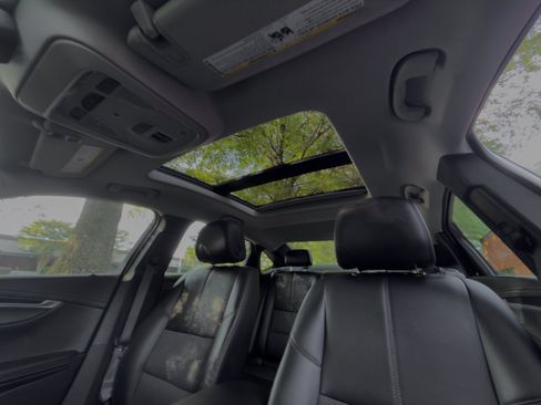 Used 2017 Chevrolet Impala LT w/ Convenience Package FWD image 12