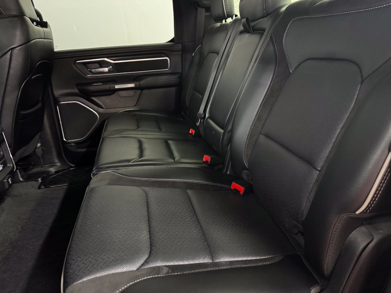 Used 2023 RAM 1500 Laramie AWD/4WD image 13