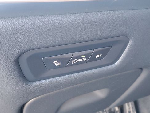 Certified 2025 BMW X6 xDrive40i w/ Executive Package image 11