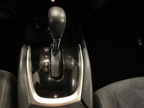 Used 2016 Nissan Rogue SV AWD/4WD image 21