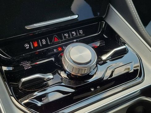 New 2026 Jeep Grand Wagoneer L Limited AWD/4WD image 29