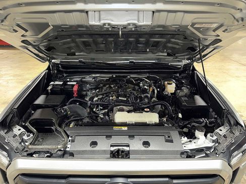 Used 2024 Toyota Tacoma TRD Off-Road image 12