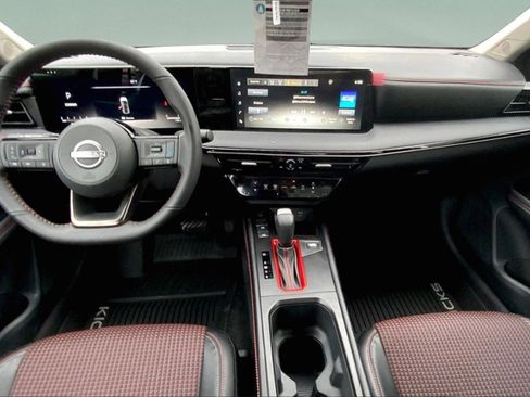New 2025 Nissan Kicks SR image 6