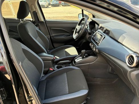Used 2025 Nissan Versa SV FWD image 29