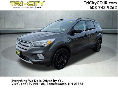Used 2018 Ford Escape SE image 1