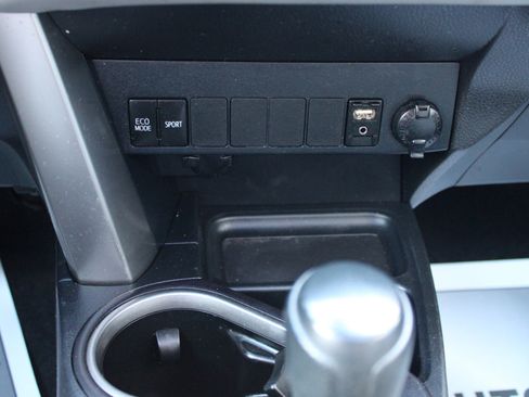 Used 2017 Toyota RAV4 XLE image 25