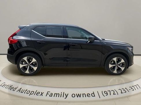 Used 2025 Volvo XC40 B5 Plus AWD/4WD image 6