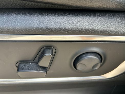 Used 2024 RAM 1500 Laramie AWD/4WD image 26