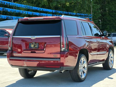 Used 2017 Cadillac Escalade Premium Luxury RWD image 7