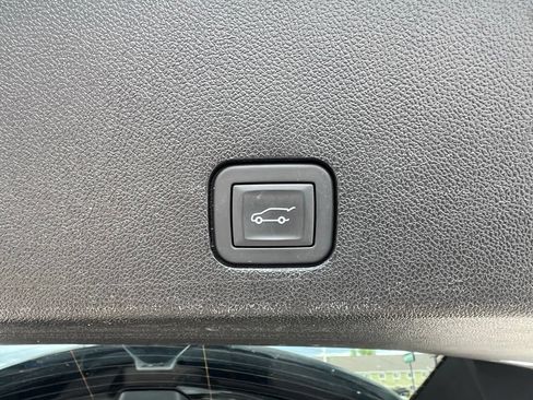 Used 2025 Cadillac XT6 Sport w/ Platinum Package AWD/4WD image 13